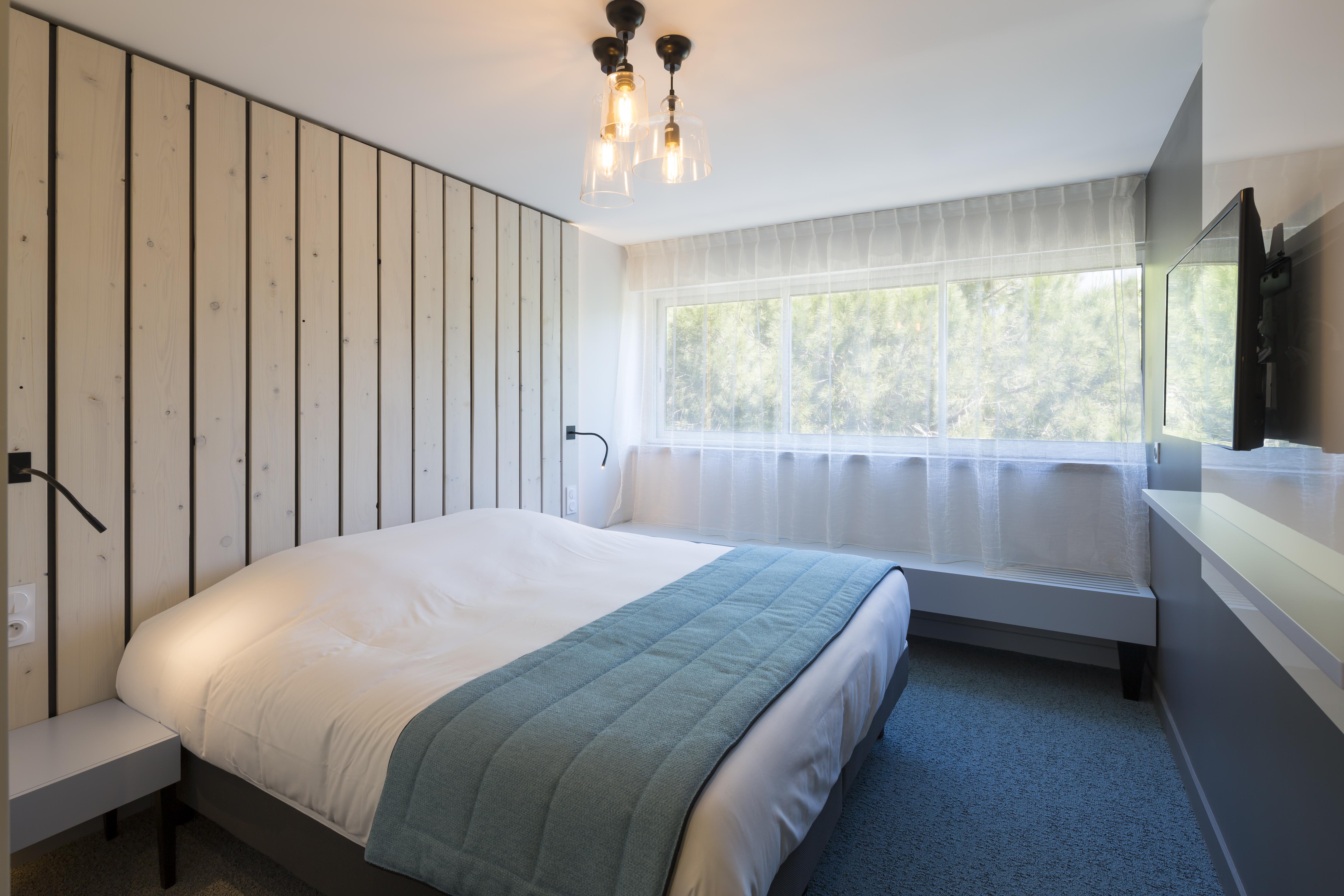 Logis Hotel Les Pins - Operalia Баларук-ле-Бен Экстерьер фото