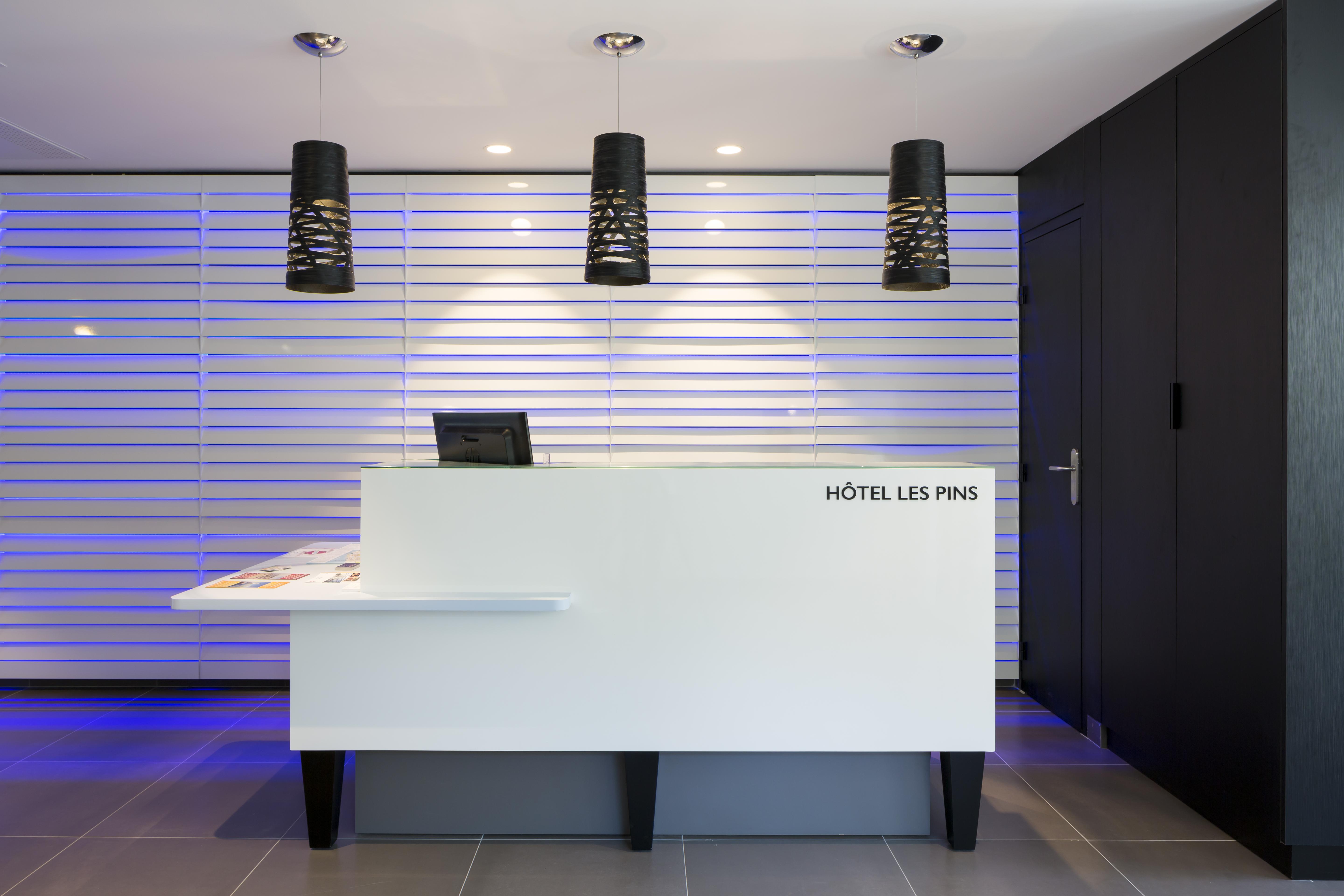 Logis Hotel Les Pins - Operalia Баларук-ле-Бен Экстерьер фото