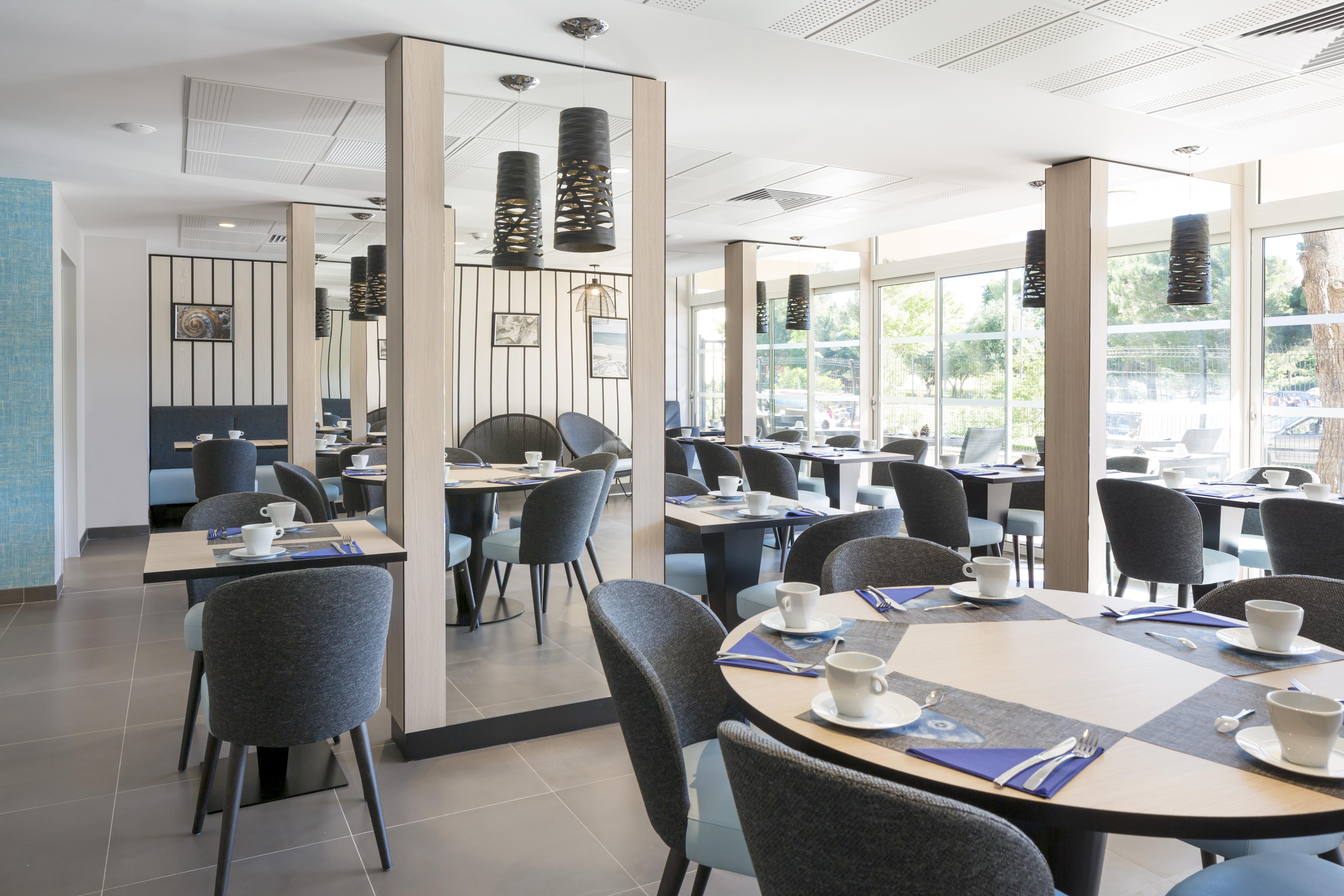 Logis Hotel Les Pins - Operalia Баларук-ле-Бен Экстерьер фото