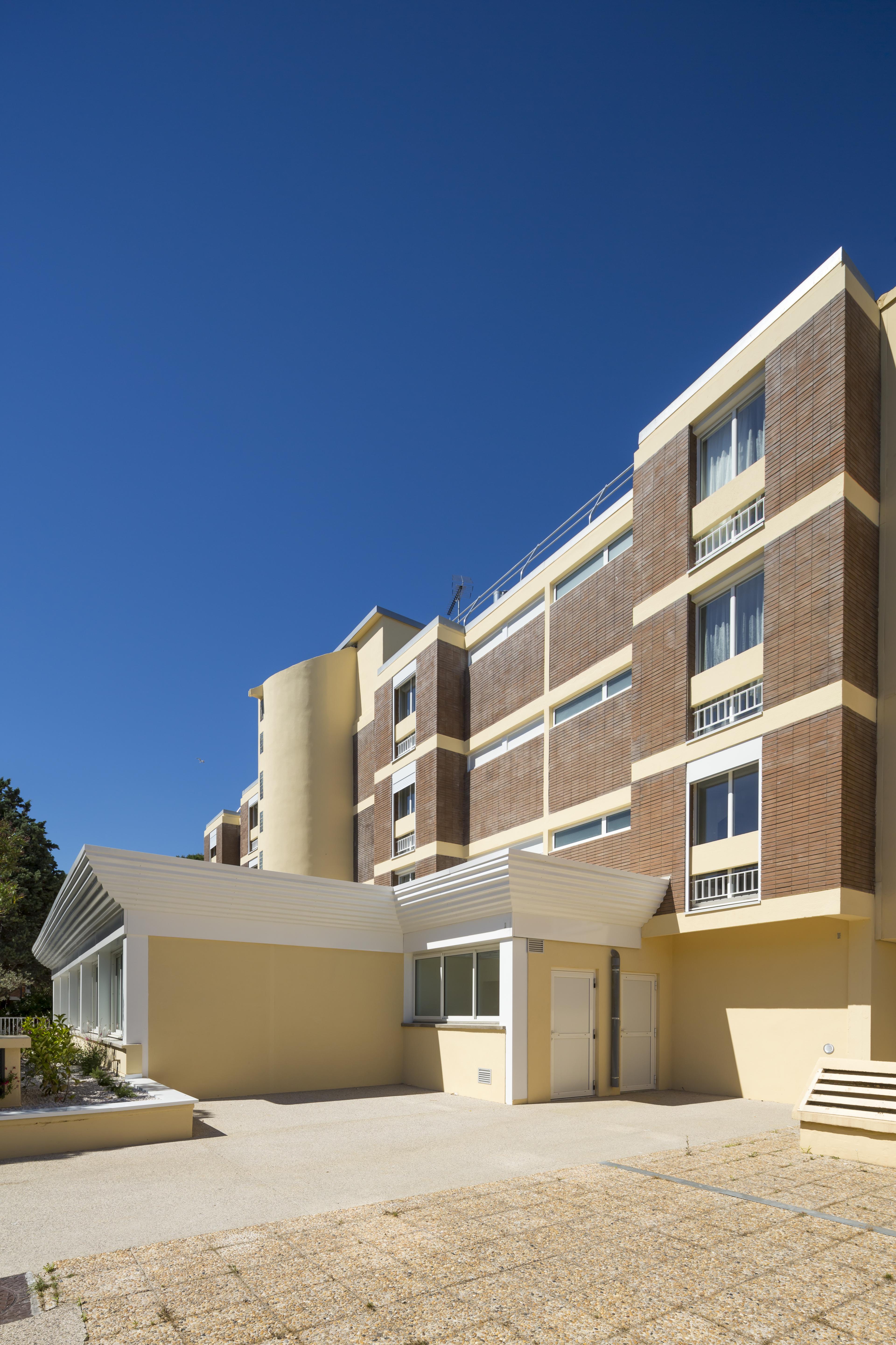 Logis Hotel Les Pins - Operalia Баларук-ле-Бен Экстерьер фото