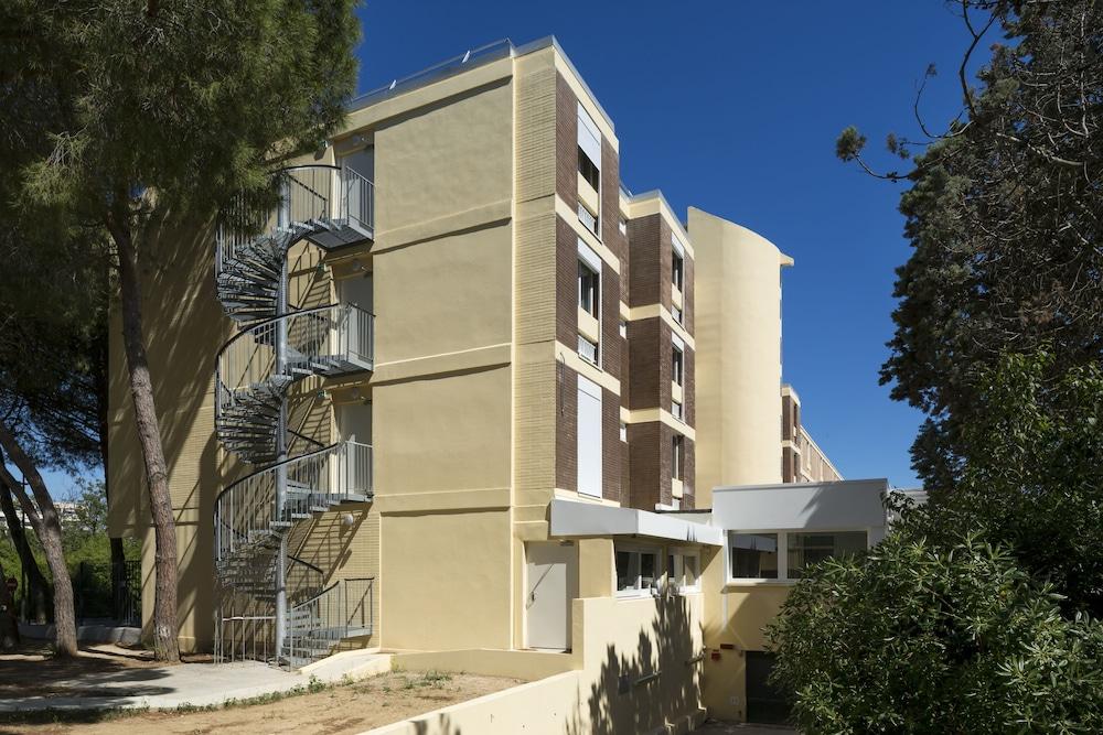 Logis Hotel Les Pins - Operalia Баларук-ле-Бен Экстерьер фото